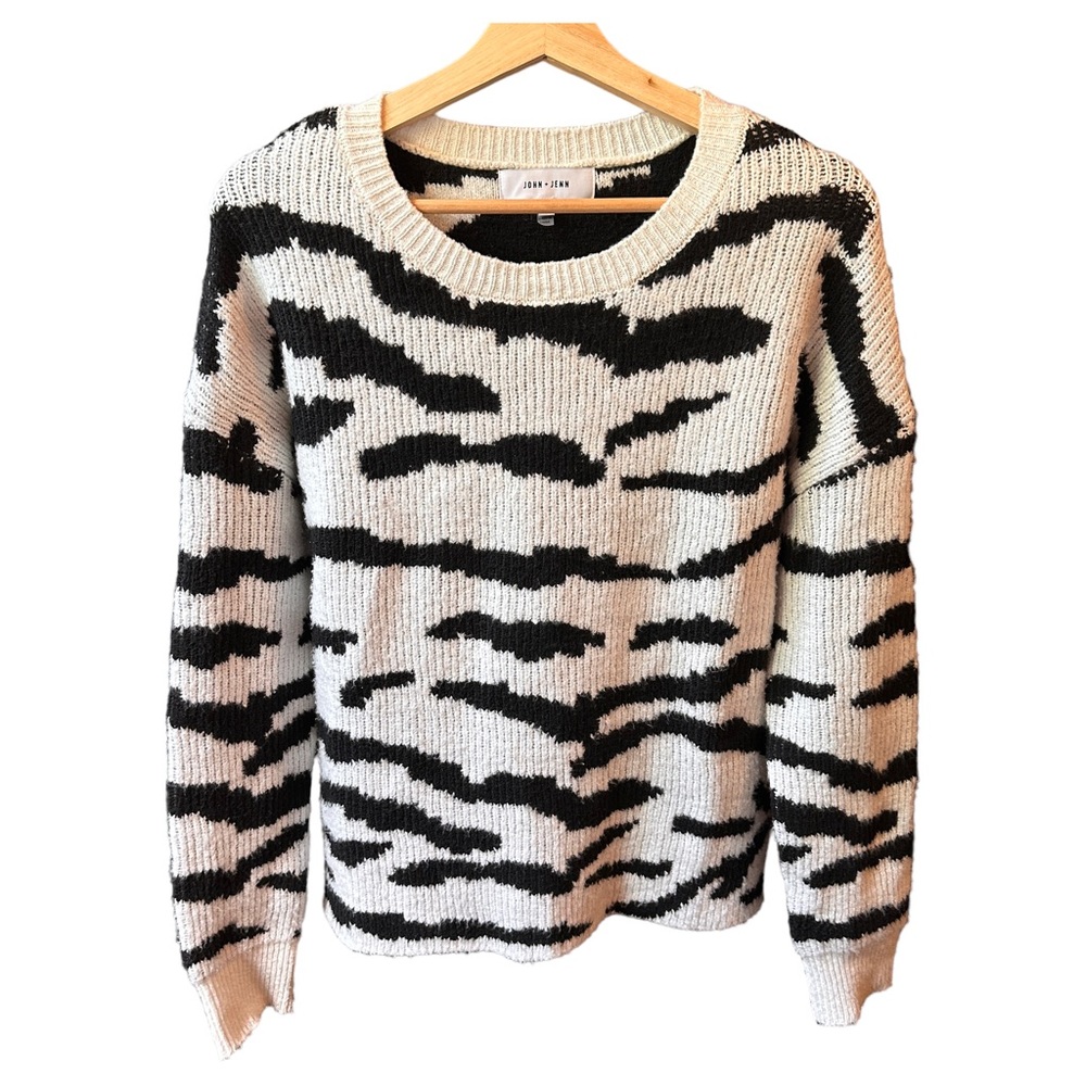 john + jenn black and white zebra print pullover sweater grunge distressed small